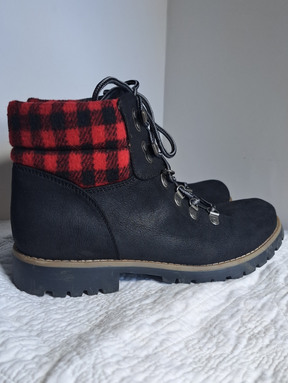 CLIFFS Pathfield Black/Red Lace-Up Plaid Boots Booties Women 8M